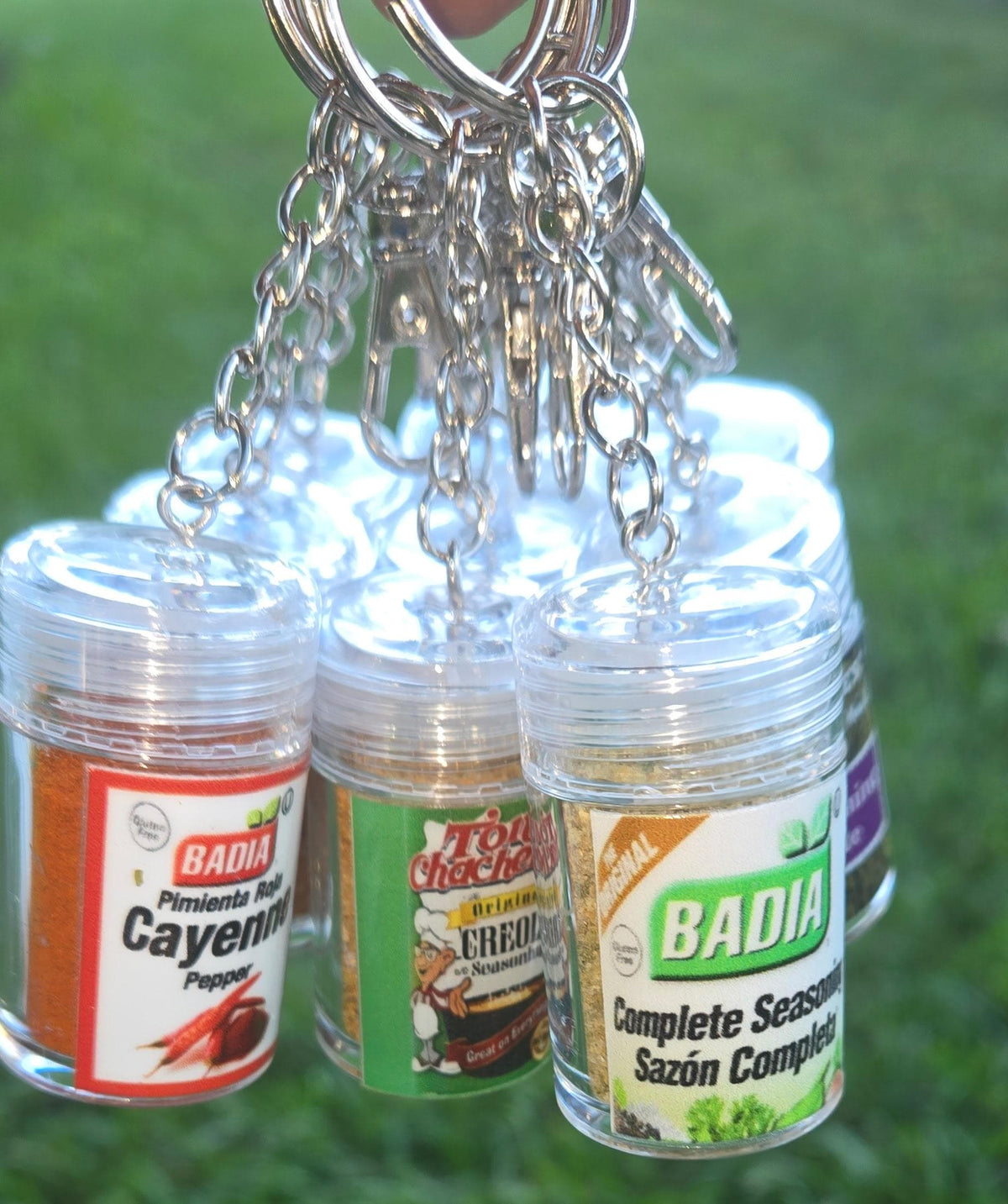 Seasoning Keychain: Refillable & Functional Travel Seasoning