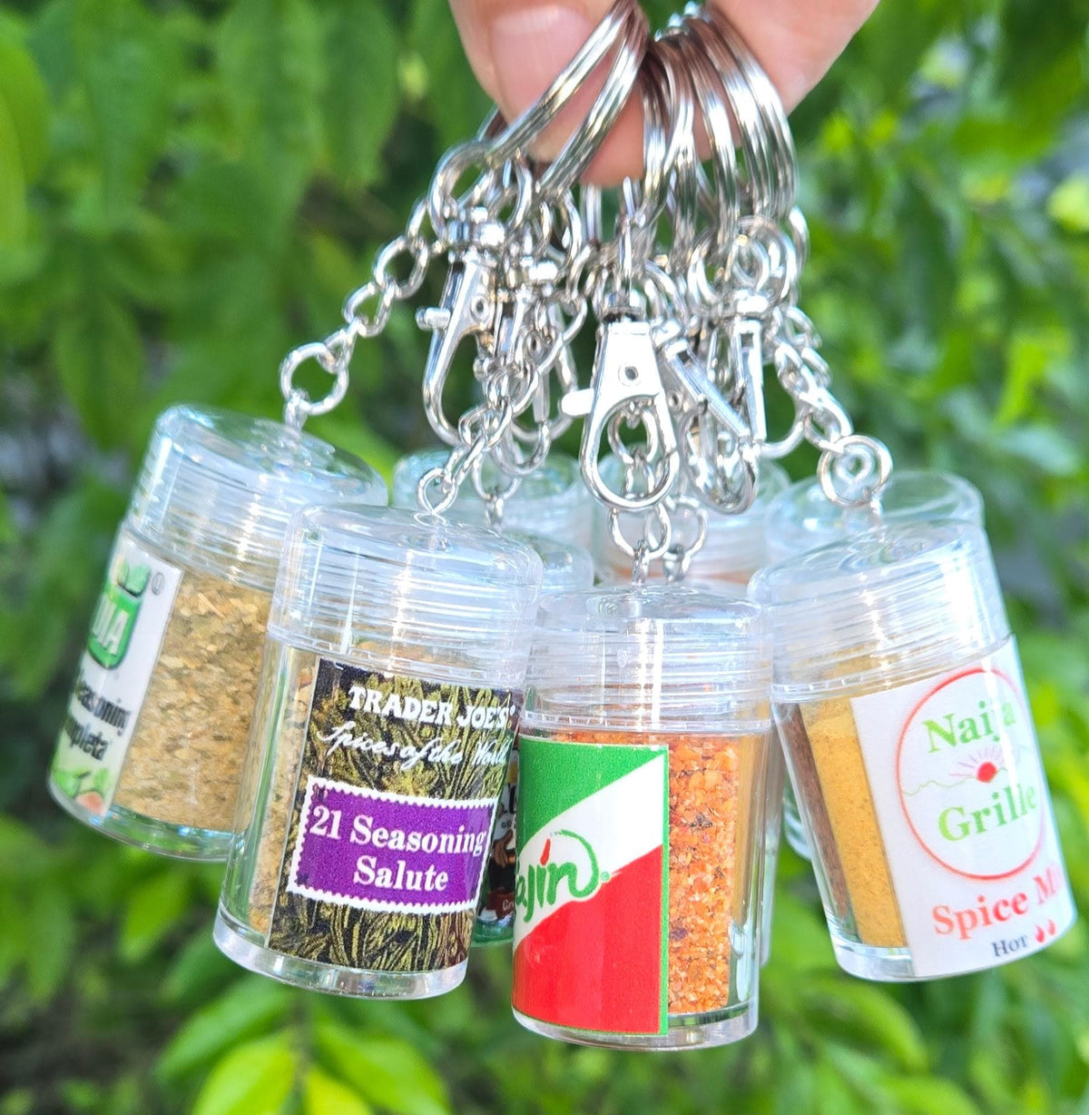 Seasoning Keychain: Refillable & Functional Travel Seasoning