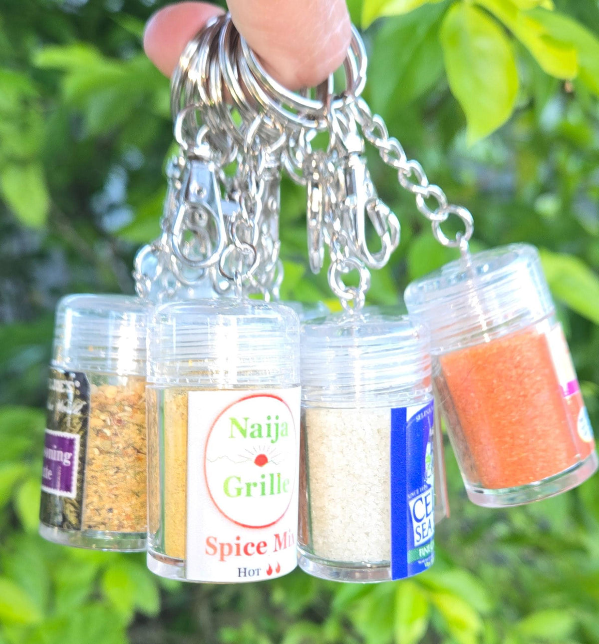 Seasoning Keychain: Refillable & Functional Travel Seasoning